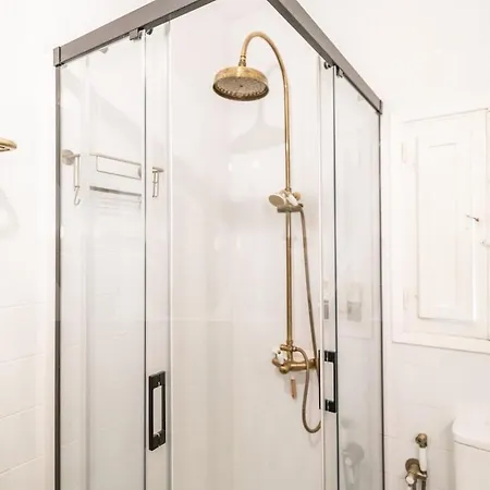 Charming House With Rooftop Terrace By Rems בית נופש טורמולינוס