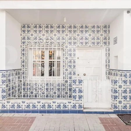 בית נופש Charming House With Rooftop Terrace By Rems *