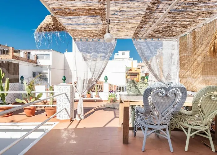 Charming House With Rooftop Terrace By Rems Torremolinos