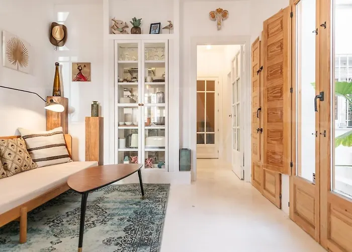 Charming House With Rooftop Terrace By Rems Torremolinos