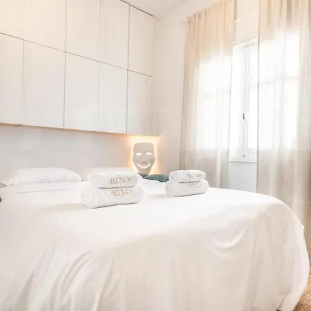 Charming House With Rooftop Terrace By Rems Torremolinos