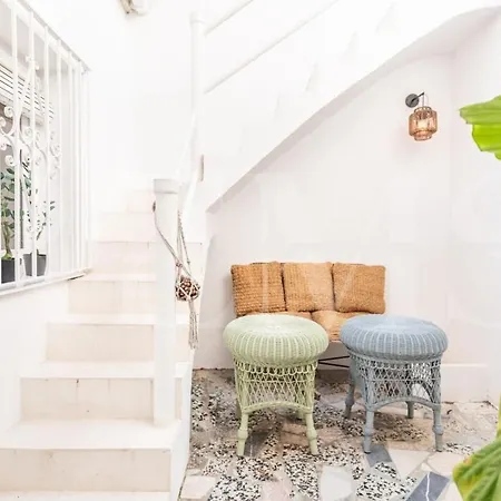 Charming House With Rooftop Terrace By Rems Hébergement de vacances *