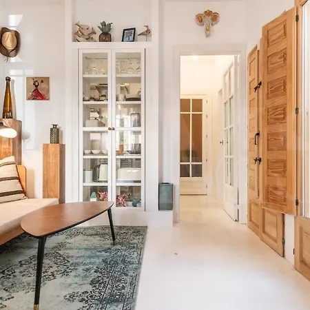 Charming House With Rooftop Terrace By Rems Torremolinos