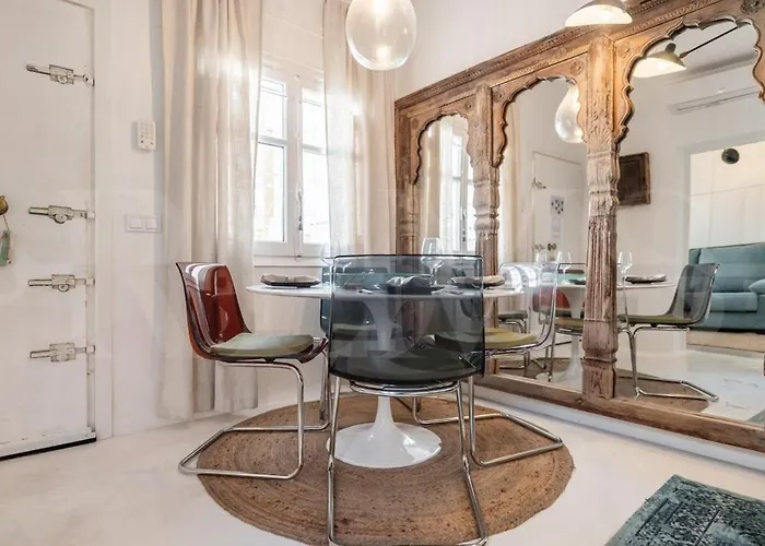 Charming House With Rooftop Terrace By Rems Torremolinos