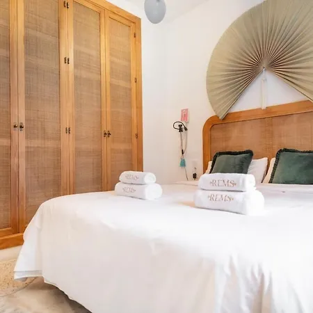 Prázdninový dům Charming House With Rooftop Terrace By Rems