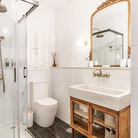 펜션 Charming House With Rooftop Terrace By Rems