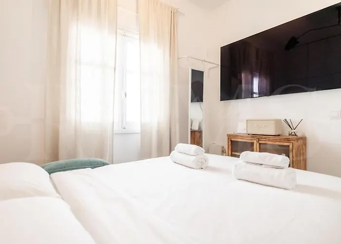 Charming House With Rooftop Terrace By Rems *