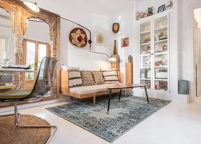 Vakantiehuis Charming House With Rooftop Terrace By Rems Torremolinos